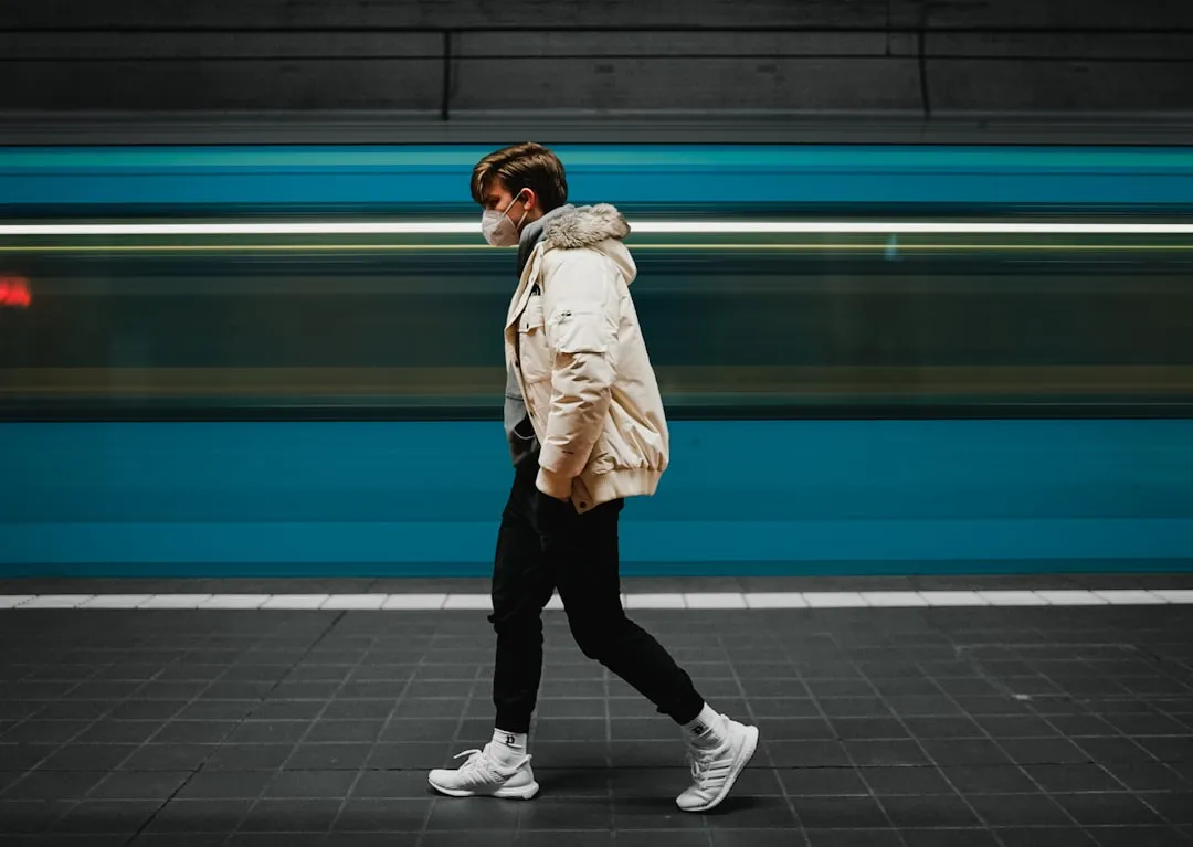 原创潮牌服饰面料选型对比:棉质与混纺工艺的穿着体验差异正文配图 2